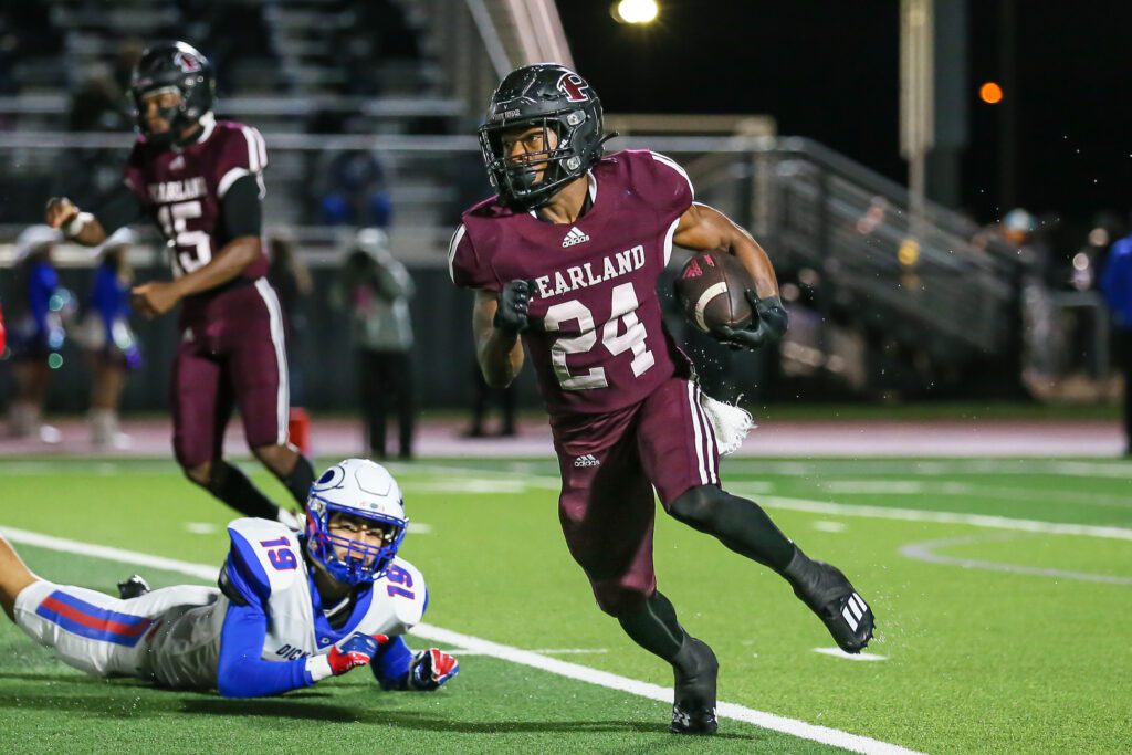 BRIGHT FUTURE - Pearland sophomore running back LaDamion McDowell (24) led the Oilers in rushing and has been a shining star this season. McDowell finished the 2022 football season with 801 yards on 151 carries and five touchdowns. He also had 204 yards receiving on 17 catches for two more scores. That gave him 1,005 total yards and seven TDs. (Photo by Lloyd Hendricks)