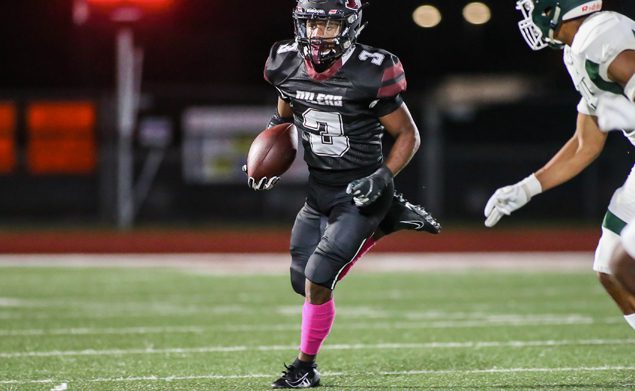 LEADING RUSHER - Pearland junior running back Torrence Burgess (3) looks to gain some yards against Strake Jesuit. Burgess finished the game with 16 carries for 81 yards and one score. The Oilers led 14-0 early in the second half but Strake Jesuit scored 21 unanswered points to pull out the district win 21-14. Strake improves to 5-2 overall and 3-1 in district while the Oilers drop to 5-2 on the season and 2-2 in league play. Pearland will travel to Crump Stadium on Friday, October 25 to face the Alief Hastings Bears at 7:00 p.m. (Photo by Lloyd Hendricks)